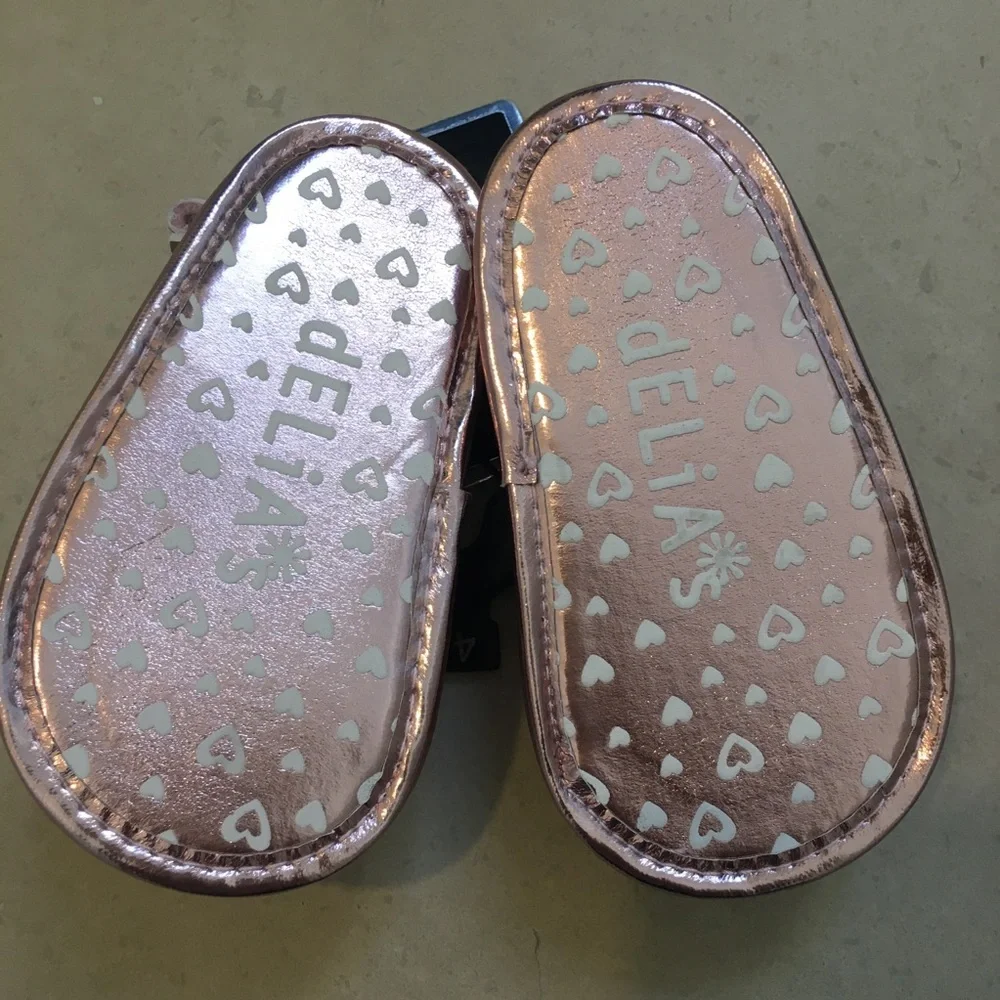 NWT dELiA*s Pink Metallic Silver Glitter Star Toddler Sandals Size 4c